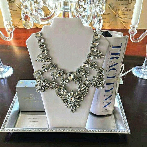 Jeweled necklace - Picture 4 of 8